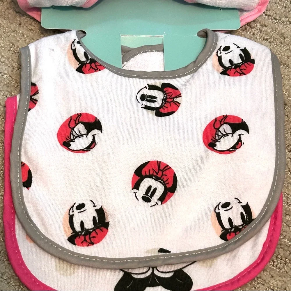Disney Baby Minnie Mouse 3 PK Bib Set and 2 Sippie 10oz. Cups. NWT